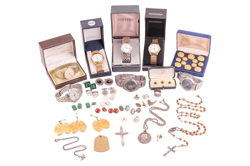 Lot 44 - A miscellaneous aggregate of jewellery items...