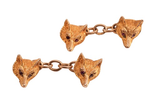 Lot 214 - A pair of fox head cufflinks in 9ct yellow...