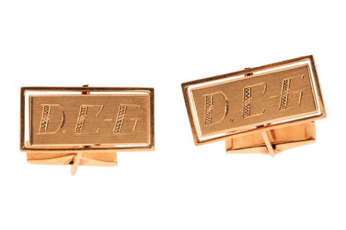 Lot 68 - A pair of swivel cufflinks, the brush-finished...