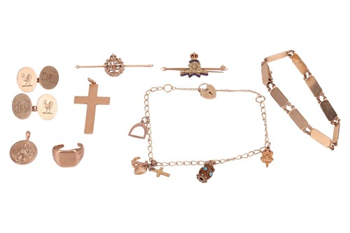 Lot 39 - A mixed group of jewellery items comprising a...