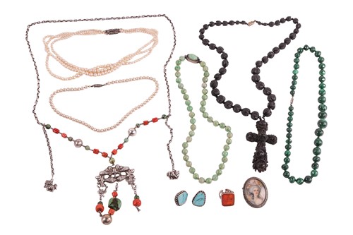 Lot 33 - A group of beaded jewellery and other items;...