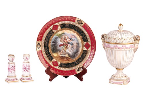 Lot A Meissen porcelain covered vase, early 20th...