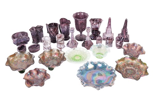 Lot 257 - A large collection of decorative Sowerby and...