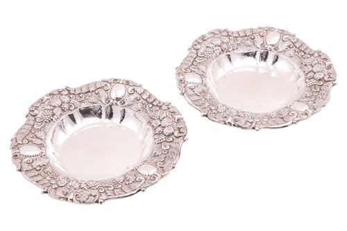 Lot 433 - A pair of Spanish "Astrain" silver fruit...