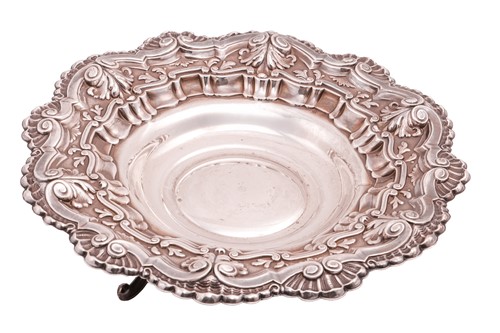 Lot 459 - A Spanish silver circular footed fruit bowl,...