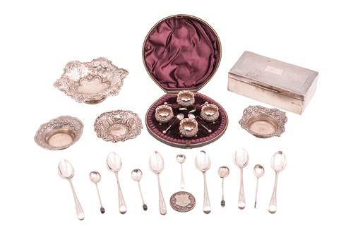 Lot 461 - A Victorian cased silver cauldron, salts...