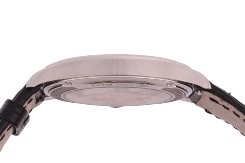 Lot 351 - Jaeger-LeCoultre Master Control Date...