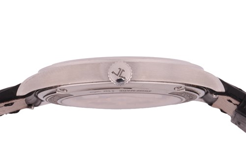 Lot 351 - Jaeger-LeCoultre Master Control Date...