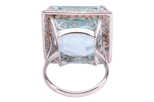 Lot 192 - A large aquamarine and diamond cocktail ring,...
