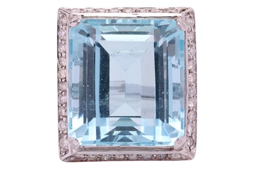 Lot 192 - A large aquamarine and diamond cocktail ring,...
