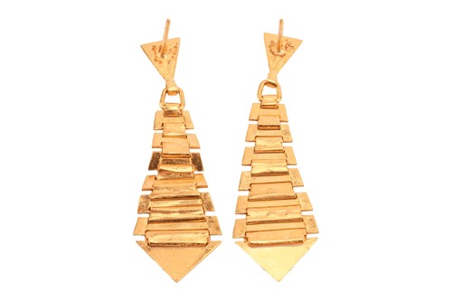 Lot 88 - A pair of high carat drop earrings, each...