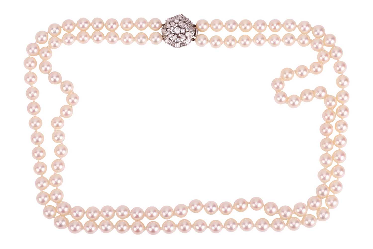 Lot 100 - A two row cultured pearl necklace, with a...