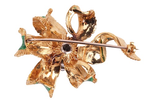 Lot Kutchinsky - A diamond and enamel bow brooch...