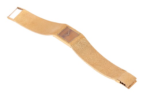 Lot Kutchinsky An 18ct Yellow Gold Wristwatch,...