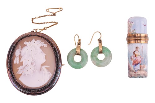 Lot 35 - A 19th-century French scent bottle, The...