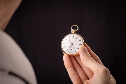 Lot 338 - A Finlay & Field of Glasgow; An 18ct gold open-...