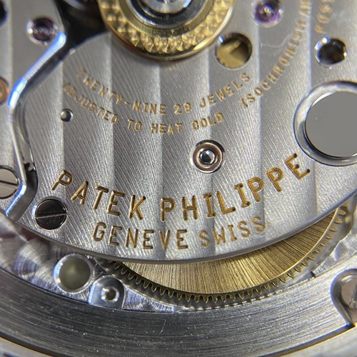 Lot Patek Philippe Gentleman’s Platinum Calatrava...