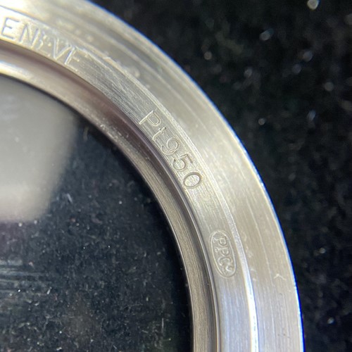 Lot Patek Philippe Gentleman’s Platinum Calatrava...