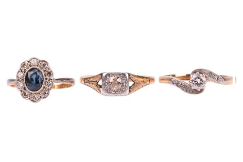 Lot 188 - An Edwardian single stone diamond crossover...
