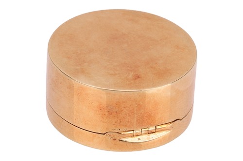 Lot 343 - An enamelled pillbox, of circular form, the...