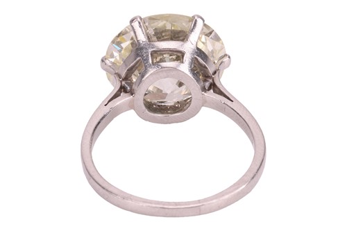 Lot An old European-cut diamond solitaire ring,...