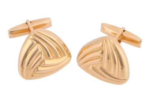 Lot 93 - A pair of triangular cufflinks of reeded...