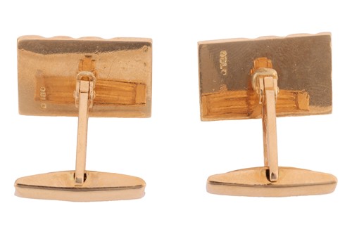 Lot 178 - A pair of cufflinks of rectangular form with...