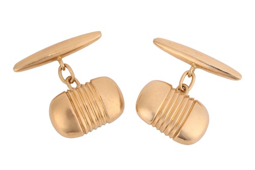 Lot 98 - A pair of oblong cufflinks, with reeded...