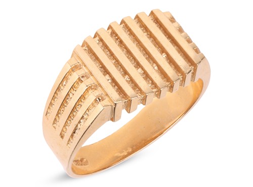 Lot 88 - A signet ring with parallel ridged decoration,...
