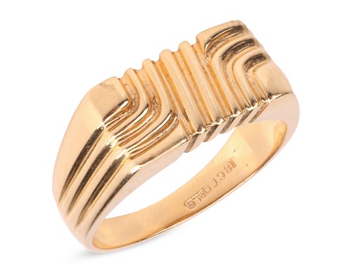 Lot 77 - A Modernist ring; the rectangular ring head...