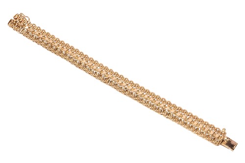 Lot 116 - A Bismarck link bracelet, with a row of...