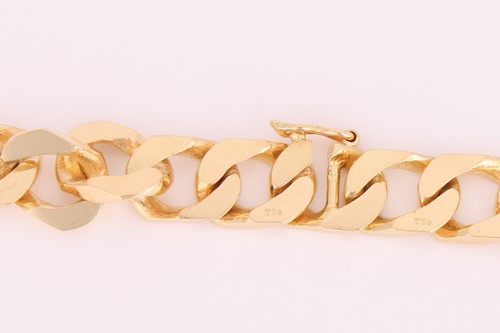 Lot 27 - A long curb link chain, the heavy flat curb...