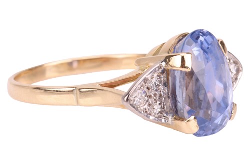 Lot 297 - An unheated colour-change Ceylon sapphire...
