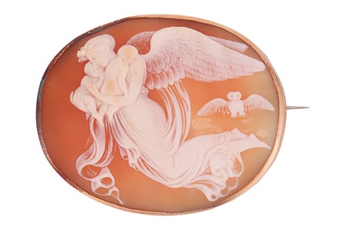 Lot 21 - A shell cameo brooch, depicting Nyx, the...