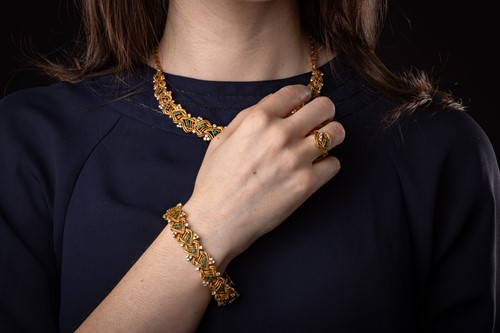 Lot 61 - An emerald and diamond parure; comprising a...