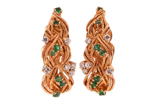 Lot 61 - An emerald and diamond parure; comprising a...