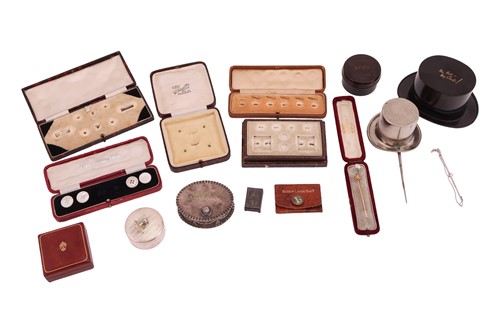 Lot 159 - A collection of gentlemen's accessories and...