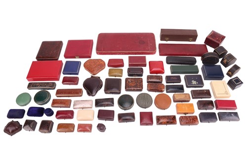 Lot 70 - A large quantity of jewellery and other boxes,...