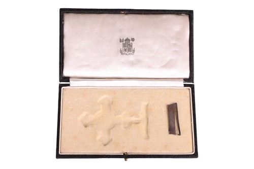 Lot A WWII DFC Medal Group, awarded to New Zealand...