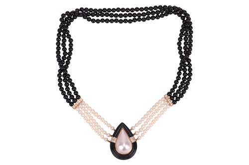 Lot 173 - A Mabé pearl and onyx necklace, comprising...