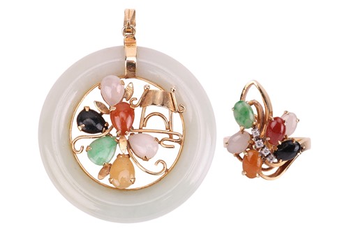 Lot 133 - A jadeite pendant and matching cocktail ring,...