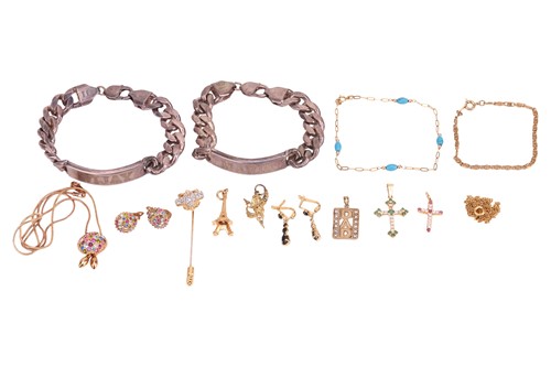Lot 68 - A small collection of jewellery, to include...