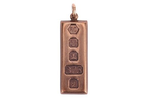 Lot 88 - A 9ct gold ingot pendant, bearing display...