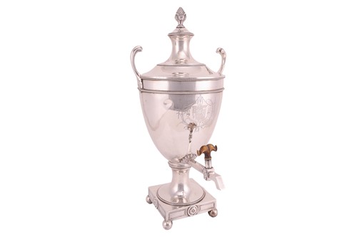Lot 416 - A George III silver tea urn and cover, London...