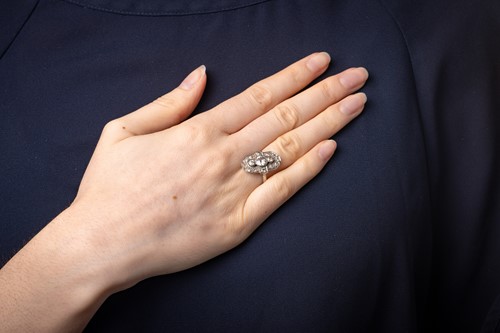 Lot 39 - An early 20th-century diamond-set plaque ring;...