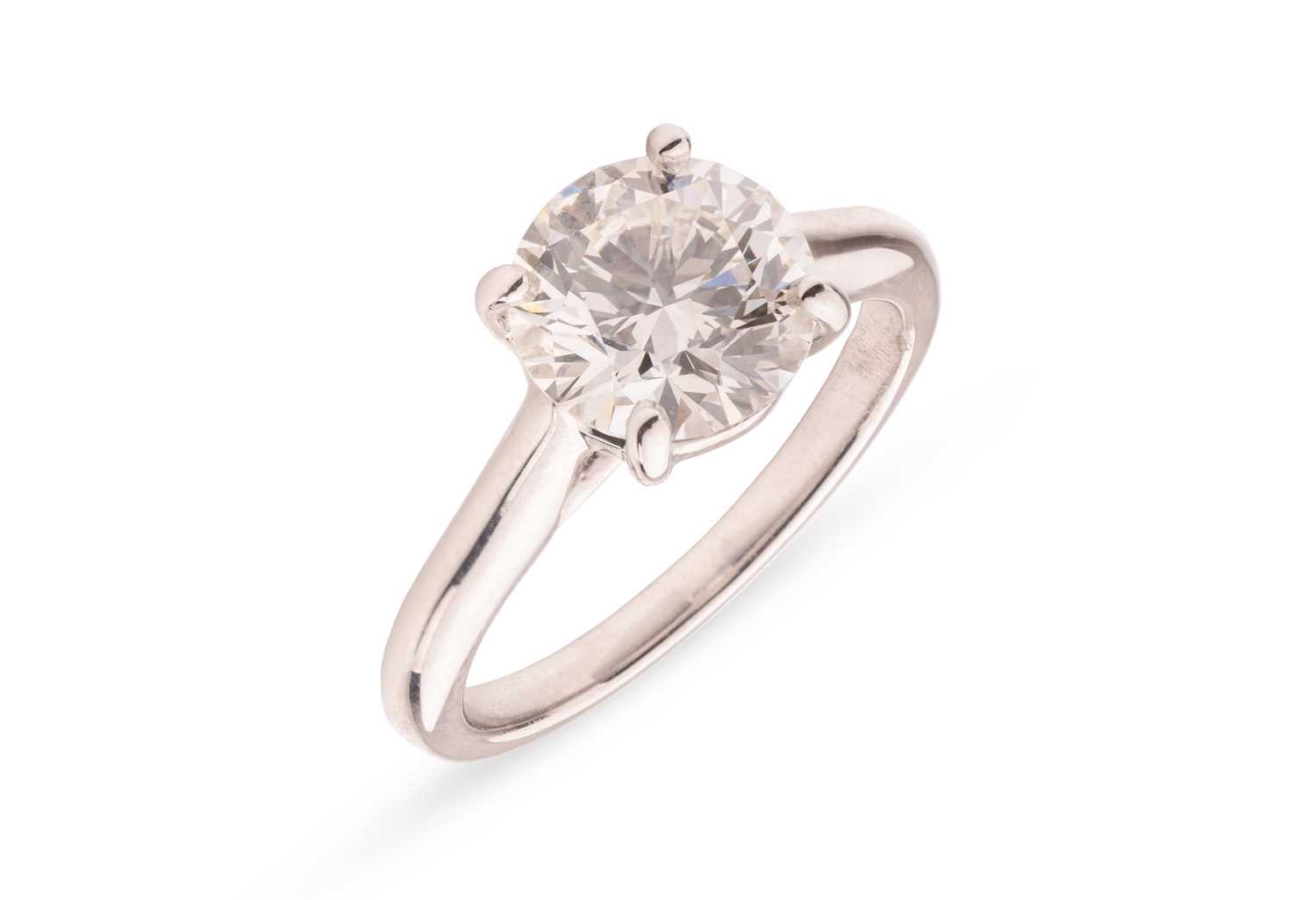 Lot 298 - A diamond solitaire ring, composed of a round...