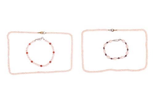 Lot 114 - A small group of pearl jewellery items,...