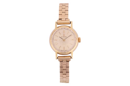 Lot 373 - Omega – An 18ct Gold Dress watch on a 9ct Gold...