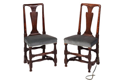 Lot 37 - A pair of oak single chairs, early 18th...