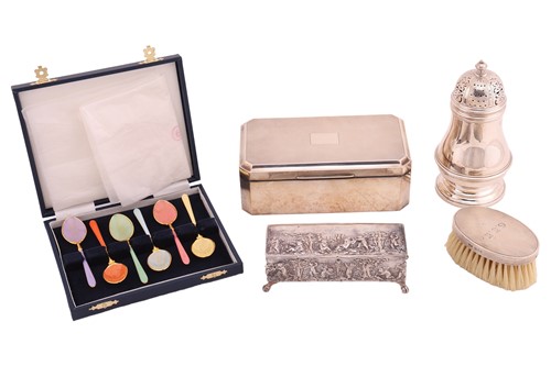 Lot 397 - A small agglomeration of silver and gilt metal...